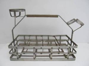 lot 84 image: Vintage 1930s-40s Motor Oil or DairyMilk Bottle Carrier