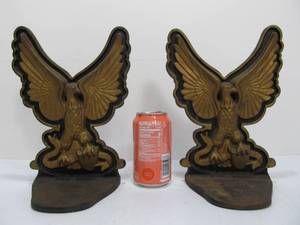 lot 116 image: LARGE Pair of Cast Iron Eagle Bookends