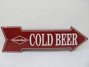 lot 119 image: Embossed Metal GRAIN BELT Beer Arrow Sign