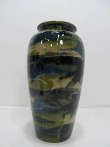 lot 146 image: Studio Art Pottery Decorative Vase