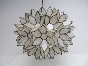 lot 167 image: Nice Capiz Shell Hanging Pendant Lamp