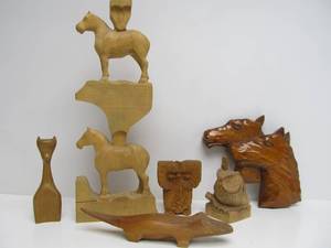 lot 191 image: Assorted Vintage Hand Carved Wooden Animal Figures - Horses etc