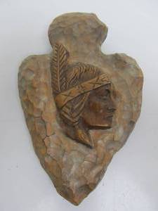 lot 196 image: Vintage Signed 1950s Native American Arrowhead Wall Sculpture