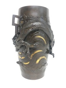lot 5 image: Dramatic Vintage Chinese Bronze Dragon Vase