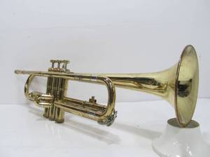 lot 221 image: Vintage REYNOLDS Trumpet