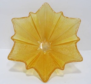 lot 246 image: Beautiful Mid Century Atomic Style YellowOrange Glass Star Bowl