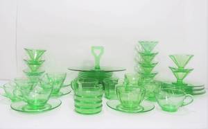 lot 273 image: Nice Group of Old Vintage GreenVaseline etc Depression Glass