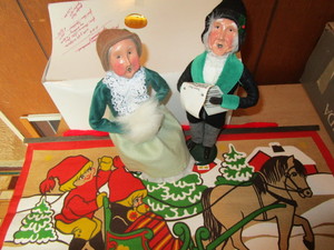 Carolers, Textile