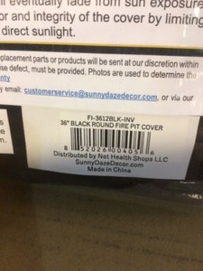 lot 68 image: Sunnydaze Decor 36 in. Black Durable Weather-Resistant Round Fire Pit Cover Customer return see pictures