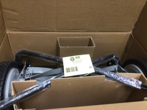 lot 36 image: Great States Corporation 16 in. 5-Blade Walk Behind Nonelectric Manual Push Reel Lawn Mower Customer Returns See Pictures