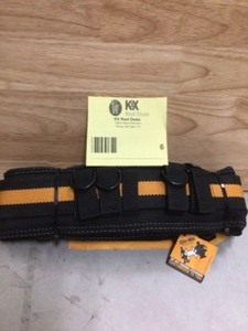 lot 6 image: TOUGHBUILT Padded Belt with Heavy Duty Buckle, Black Customer Returns See Pictures