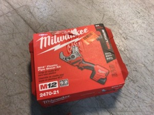 lot 114 image: MilwaukeeM12 12-Volt Lithium-Ion Cordless PVC Shear Kit W Free 6.0ah Battery Customer Returns