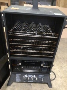 Dyna-Glo Vertical Wide Body Propane Gas Smoker Customer Returns See Pics