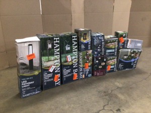 Lot with Assorted Outdoor Home Decorators Collection Lights Original Customer Returns