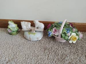 3 figurines