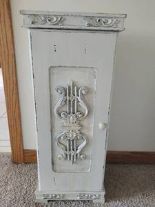 CD cabinet w CDs