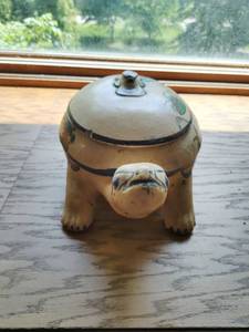 Pottery Turtle jar