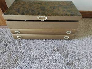 Jewelry box w contents