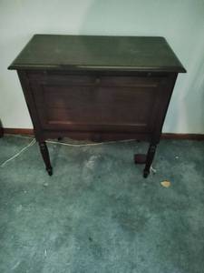 Side cabinet