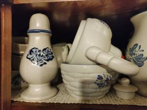Pfaltzgraff Lot  4