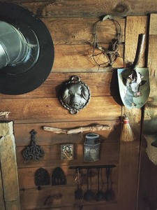 Collection of farm house type dcor