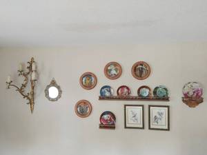 Collection of wall dcor