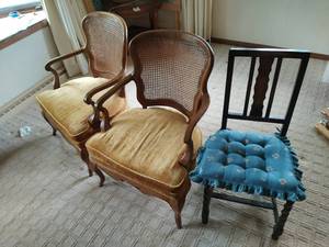 Collection of 3 chairs