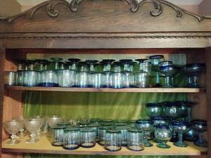 2 shelves of glassware