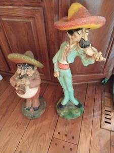 Figurines