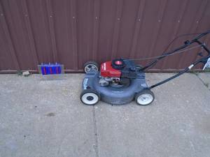 lot 111 image: Craftsman Hi-Vac lawn mower. Tested & works. As shown.