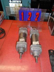 lot 122 image: Qty of 2 12 air cylinders. As shown.
