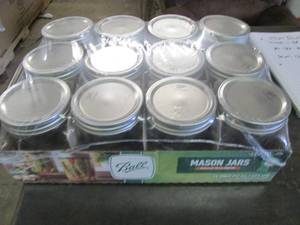 case of 12 pint mason jars with lid...