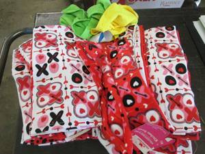 lot of kitchen towels ...