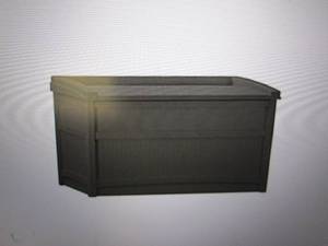 suncast 50-gallon resin deck box wi...