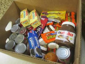 lot 25 image: (EC2) Box of Assorted Canned Goods ...