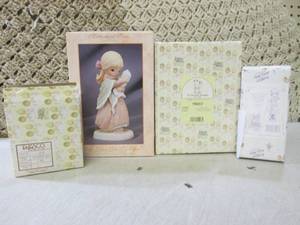 lot 99 image: (BSB) Precious Moments Porcelain Fi...