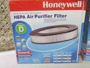 lot 109 image: (F-1) 3 Honeywell HEPA Air Purifier...