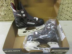 lot 117 image: (BS) Bauer Youth Ice Skates New In ...