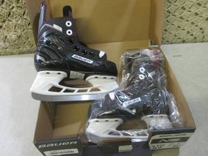 lot 118 image: (BS) Bauer Youth Ice Skates New In ...