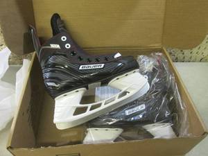 lot 121 image: (EW7) Bauer Ice Skates Size 3 New...
