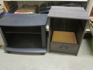 lot 128 image: (BR1) 2 Stands...