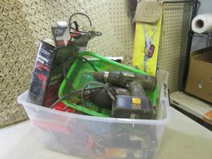 lot 141 image: (BR1) Tote Full of Misc As-Is...