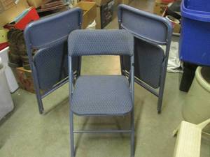 lot 146 image: (EW7) 3 Cosco Folding Chairs Cushio...