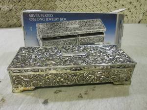 lot 151 image: (EC1) Silver Plated Oblong Jewelry ...