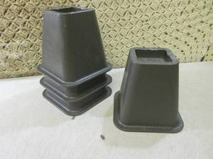 lot 204 image: (EC1) Set of 4 6 BedFurniture Ris...