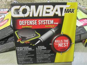 lot 235 image: (EW6) 11 Boxes Combat Max Roach Kil...