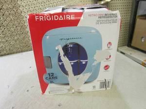lot 247 image: (RM4) Frigidaire Retro Mini Beverag...