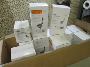 lot 261 image: (EW4) Box Full of Assorted Track Li...