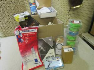 lot 271 image: (RM2) Box Full of Misc See Photos...