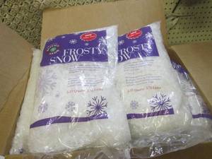 lot 280 image: (EW5) 8 Bags Frosty Snow Fake Snow ...